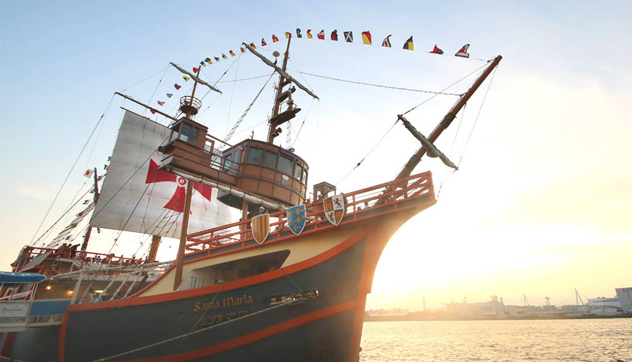 大阪港帆船型遊船聖瑪麗亞號 Osaka Info